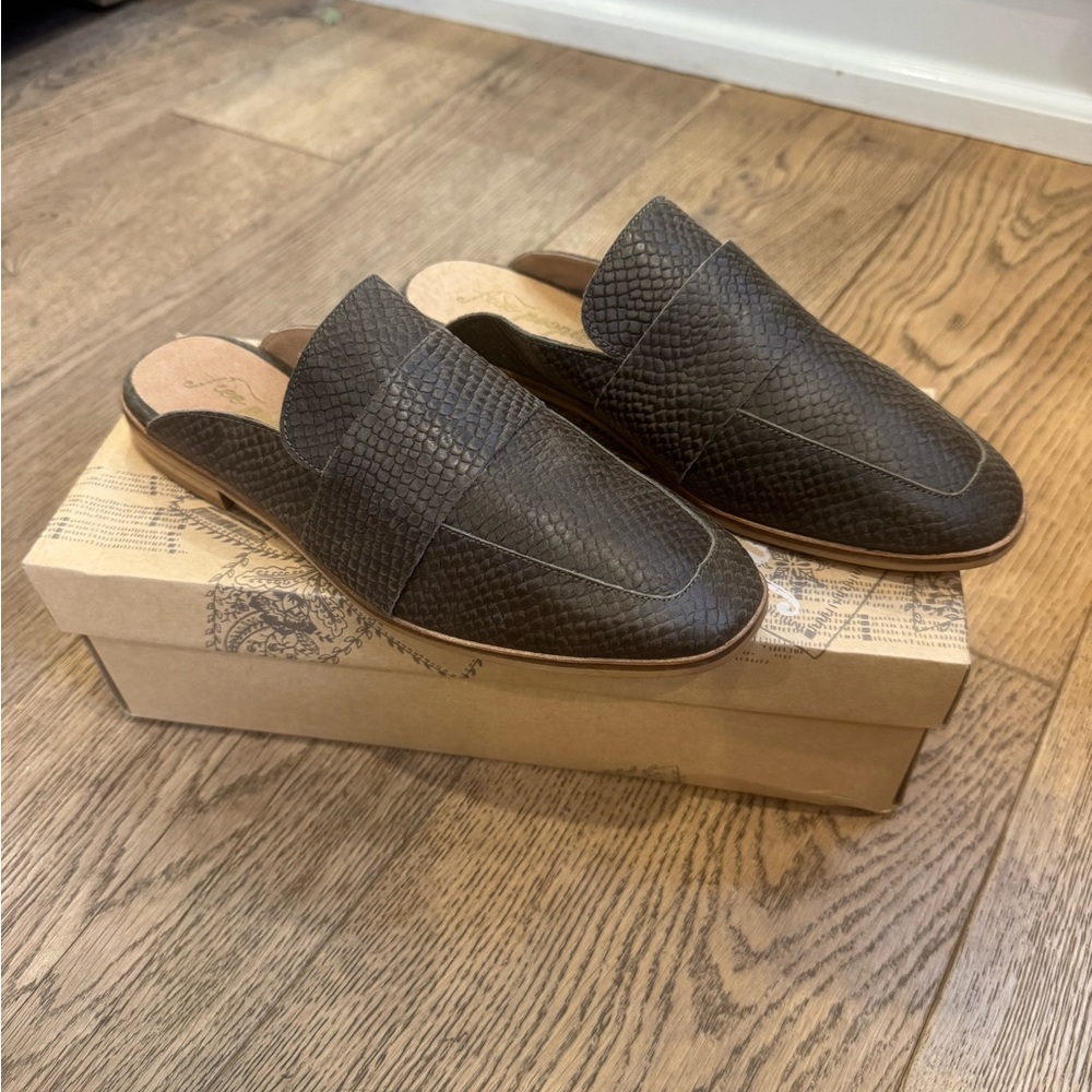 Free People Khaki At Ease Loafer